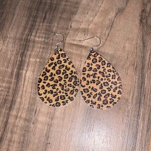 🆕✨❤️ **NIB** Leopard Print Earrings